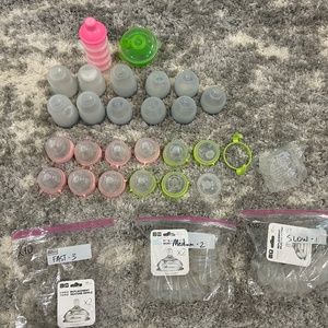 Comotomo Baby Bottle Bundle (11 bottles & Nipples w/ Tops)